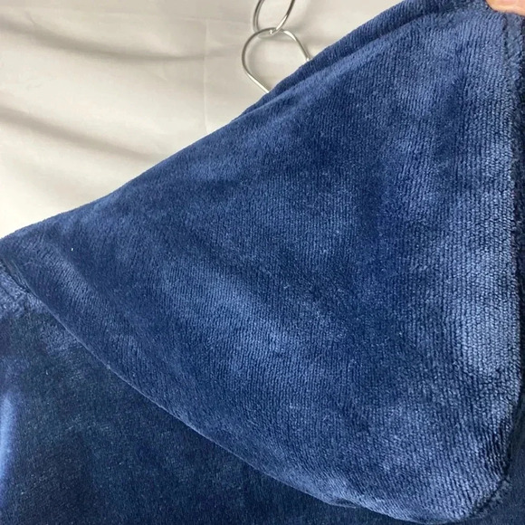 HUGGLE HOODIE NAVY PLUSH VELOUR SHERPA LINING HOODED SLIPOVER FRONT POUCH POCKET - Picture 12 of 13